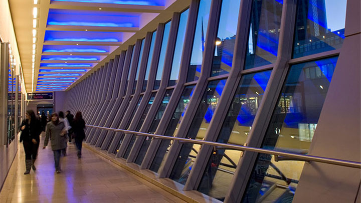 Use lighting to create a unique shopping experience - Philips