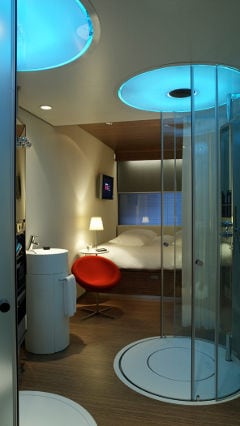 Citizen hotel room illuminated by Philips lighting