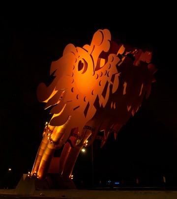 A closer look to dragon's head
