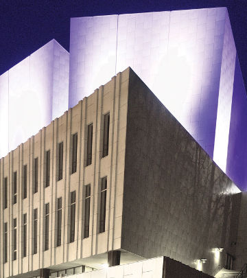 With the help of Philips architectural lighting, Finlandia Hall is now home to beautiful light displays