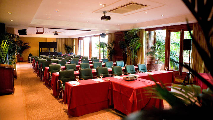 The conference room at Hotel Botanico, Tenerife, is brightly lit using Philips LED Spotlights
