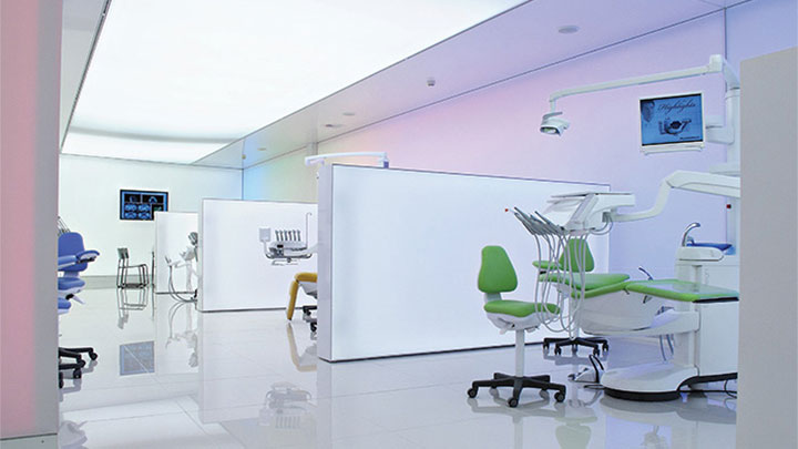 Philips exhibition lighting, which utilizes surface light, brings a modern and stylish ambience to Planmeca