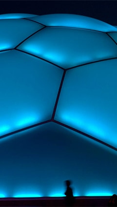  The outer wall of the Plaza del Milenio dome is lined with Philips eW Graze Powercore lights