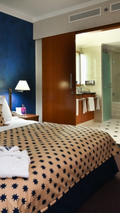 Philips hospitality lighting illuminates this Radisson Blu Centrum guestroom