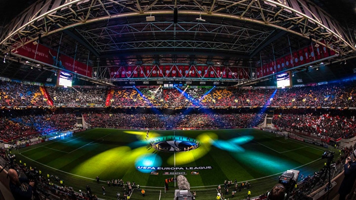 Dynamic lighting effects - Philips arena lights